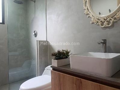 Apartamento de 3 alcobas en venta en El Poblado, Medellín, 212 m² · foto 18 de 19