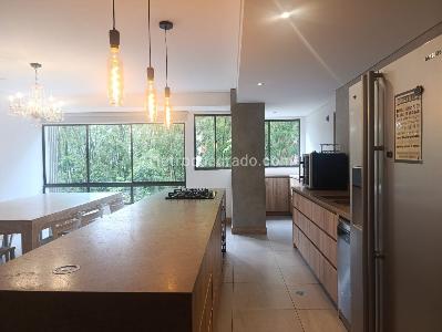 Apartamento de 3 alcobas en venta en El Poblado, Medellín, 212 m² · foto 6 de 19