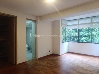 Apartamento de 3 alcobas en venta en El Poblado, Medellín, 212 m² · foto 9 de 19