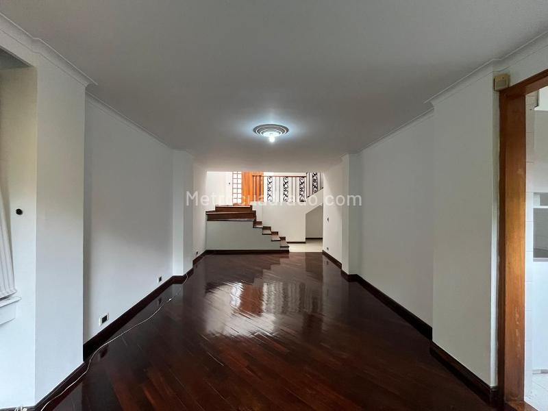 Spacious 3BR House in Exclusive Area of El Poblado - 4