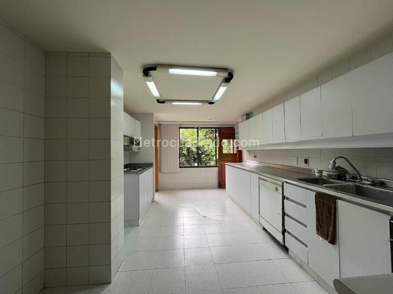 Spacious 3BR House in Exclusive Area of El Poblado - 5