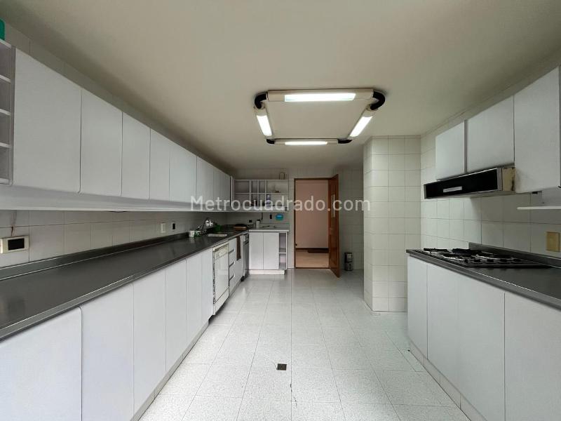 Spacious 3BR House in Exclusive Area of El Poblado - 6