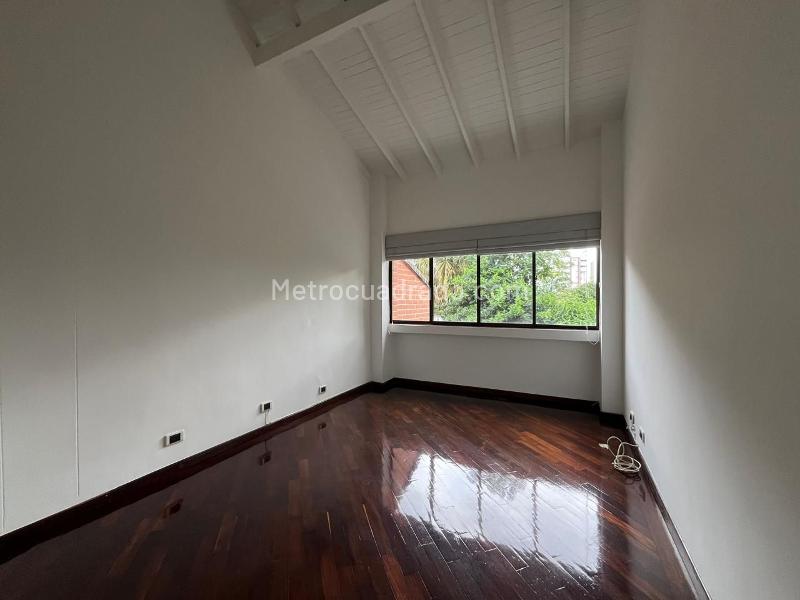 Spacious 3BR House in Exclusive Area of El Poblado - 9