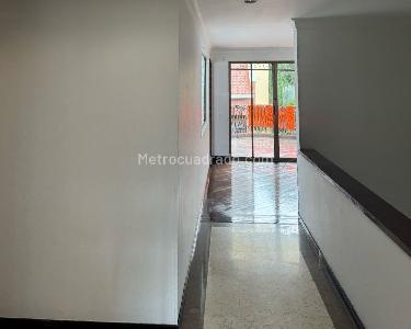 Casa de 4 alcobas en venta en El Poblado, Medellín, 275 m² · foto 10 de 12