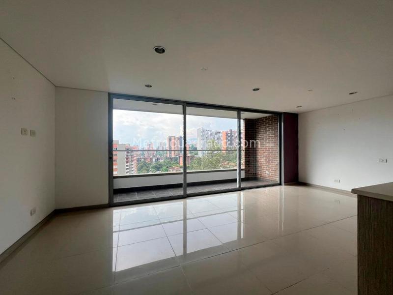 Apartamento de 3 Alcobas con 2 Baños en Envigado (Zona Residencial) - 2
