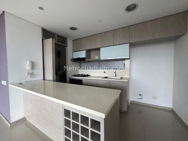 Apartamento de 3 Alcobas con 2 Baños en Envigado (Zona Residencial) - 3