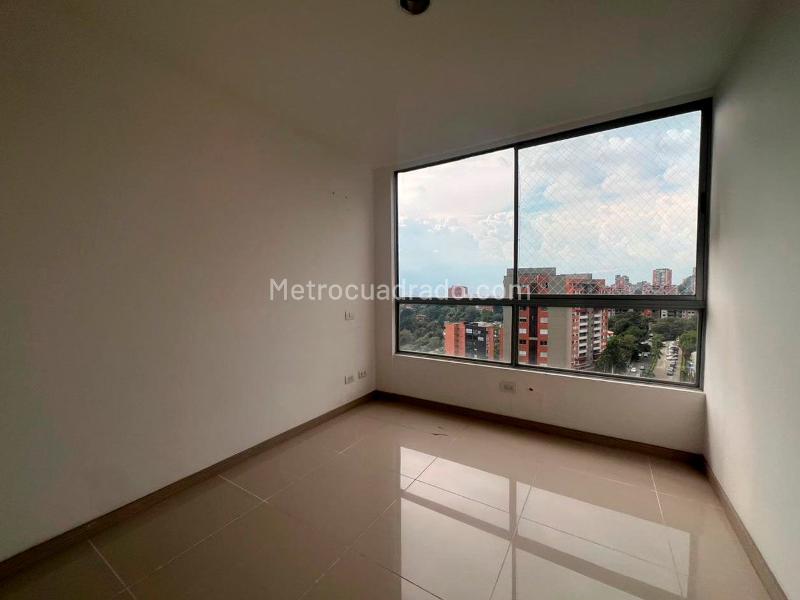 Apartamento de 3 Alcobas con 2 Baños en Envigado (Zona Residencial) - 7