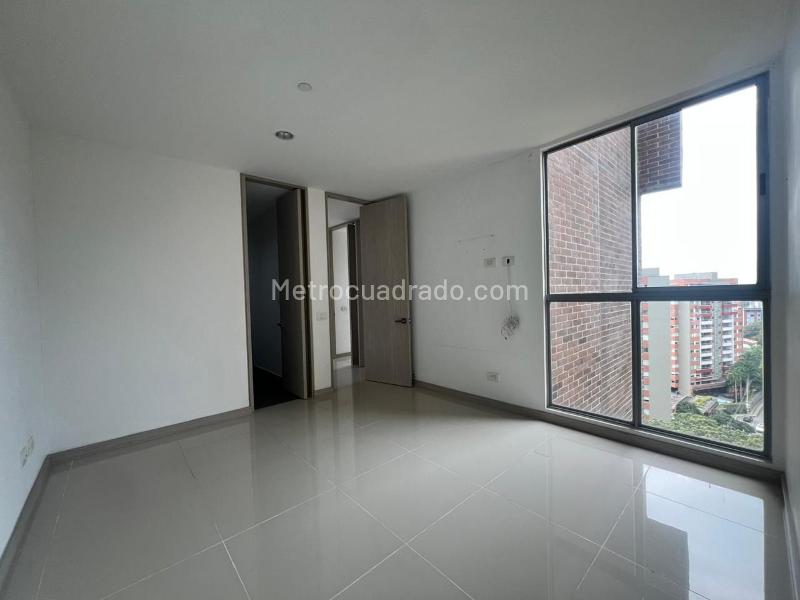 Apartamento de 3 Alcobas con 2 Baños en Envigado (Zona Residencial) - 9