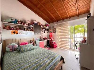 Casa de 4 alcobas en venta en Envigado, Envigado, 240 m² · foto 10 de 19