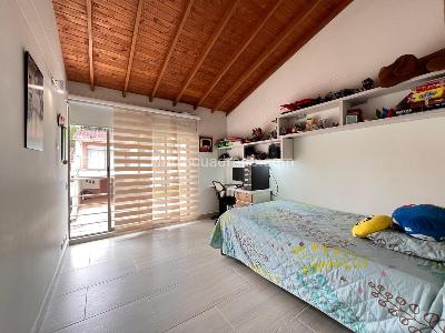 Casa de 4 alcobas en venta en Envigado, Envigado, 240 m² · foto 11 de 19