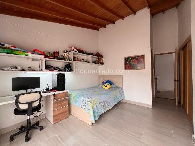 Casa de 4 alcobas en venta en Envigado, Envigado, 240 m² · foto 12 de 19