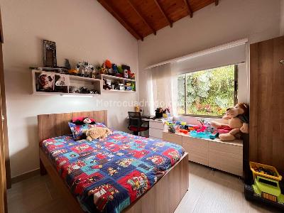 Casa de 4 alcobas en venta en Envigado, Envigado, 240 m² · foto 13 de 19