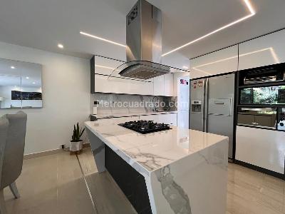 Casa de 4 alcobas en venta en Envigado, Envigado, 240 m² · foto 8 de 19