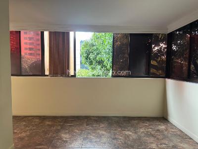 Apartamento de 3 alcobas en venta en El Poblado, Medellín, 300 m² · foto 12 de 18