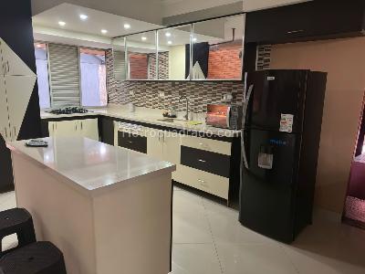 Apartamento de 3 alcobas en venta en El Poblado, Medellín, 300 m² · foto 7 de 18