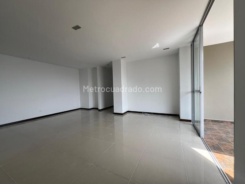 Charming 3BR Apartment in Envigado - 4