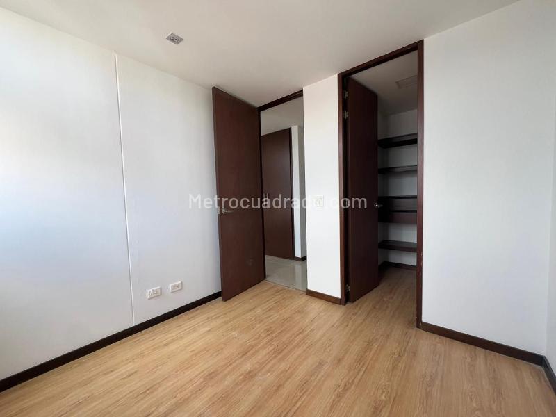 Charming 3BR Apartment in Envigado - 9
