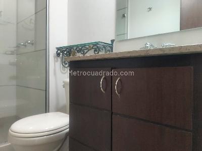 Apartamento de 3 alcobas en arriendo en Villa Carlota, Medellín, 73 m² · foto 13 de 14