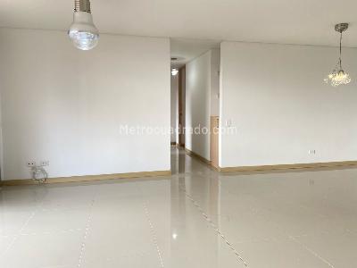 Apartamento de 3 alcobas en arriendo en Sabaneta, Sabaneta, 105 m² · foto 2 de 20