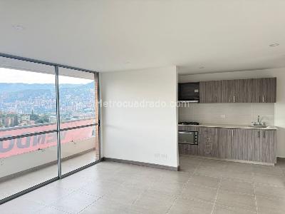 Apartamento de 3 alcobas en venta en Itagui, Itagüí, 77 m² · foto 2 de 18