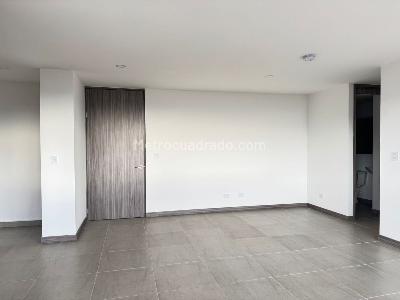 Apartamento de 3 alcobas en venta en Itagui, Itagüí, 77 m² · foto 4 de 18