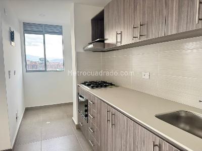 Apartamento de 3 alcobas en venta en Itagui, Itagüí, 77 m² · foto 8 de 18