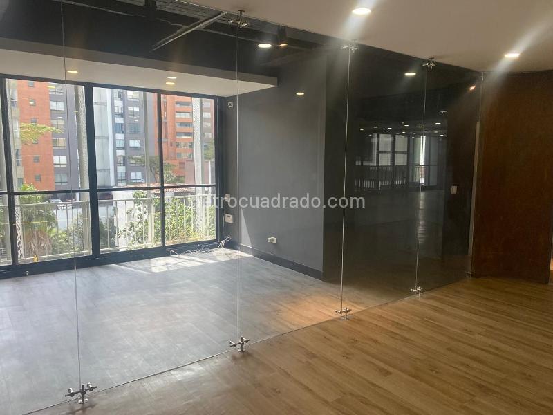 Oficina en Arriendo, EL POBLADO, Medellín - Más