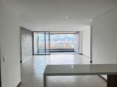 Apartamento en venta en Envigado, Envigado · foto 2 de 18