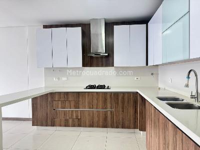 Apartamento en venta en Envigado, Envigado · foto 7 de 18