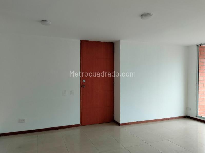 Apartamento de 3 Alcobas con 3 Baños en El Poblado (Zona Residencial Tranquila) - 2