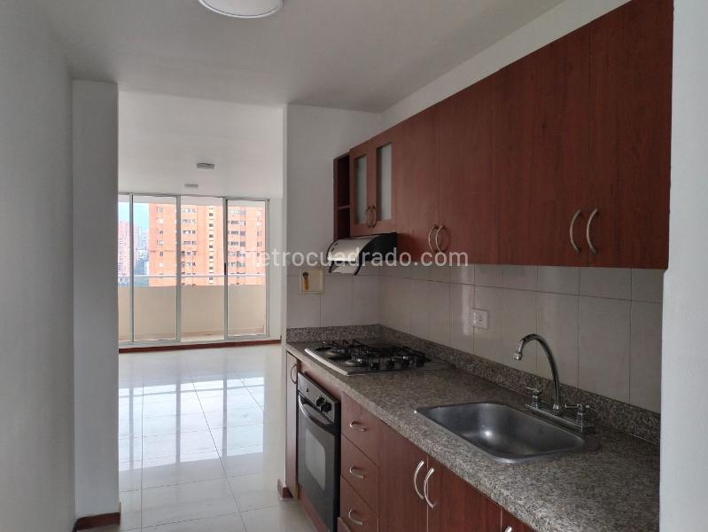 Apartamento de 3 Alcobas con 3 Baños en El Poblado (Zona Residencial Tranquila) - 5