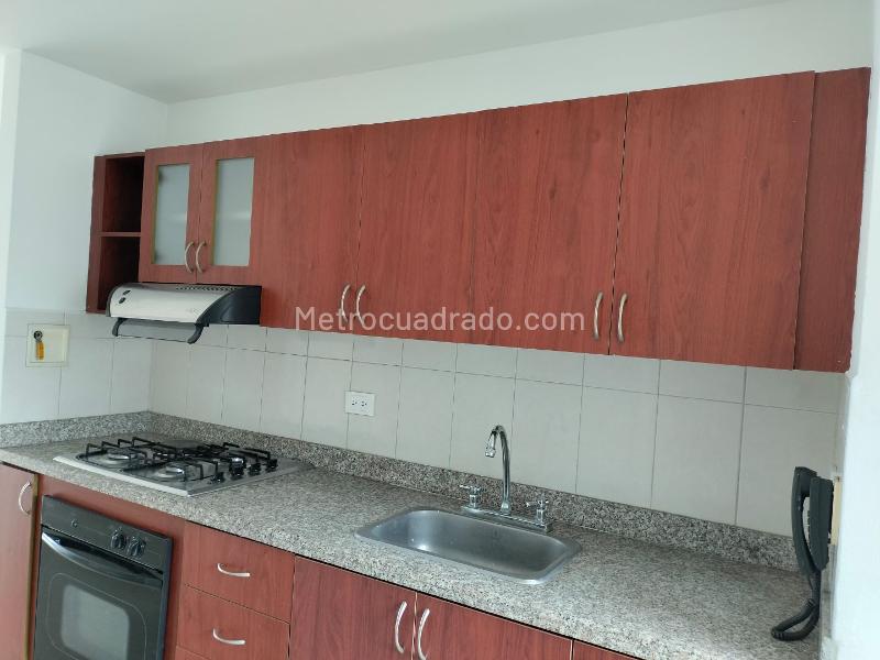Apartamento de 3 Alcobas con 3 Baños en El Poblado (Zona Residencial Tranquila) - 6