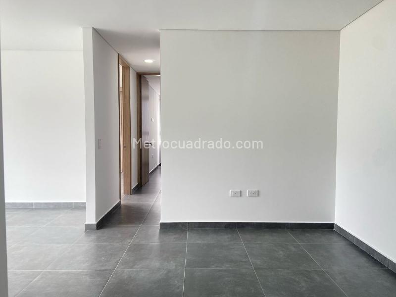 Piso – Sabaneta, San Isidro - Más