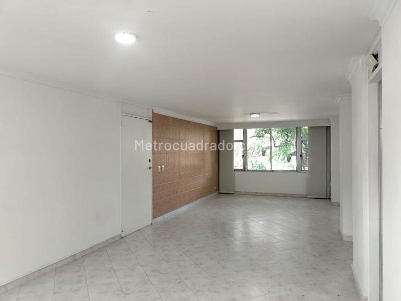 Apartamento Amplio de 3 Alcobas en El Poblado, Zona Tranquila - 2