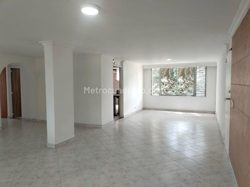 Apartamento Amplio de 3 Alcobas en El Poblado, Zona Tranquila - 3