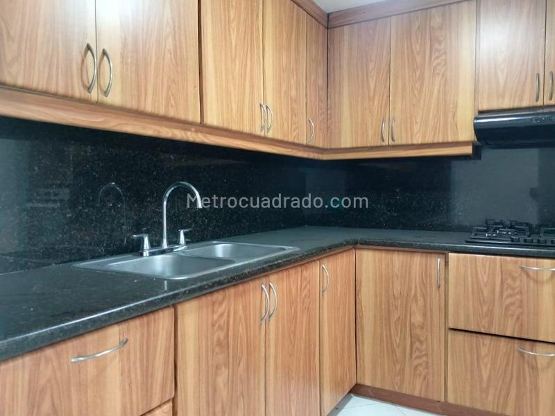 Apartamento Amplio de 3 Alcobas en El Poblado, Zona Tranquila - 5