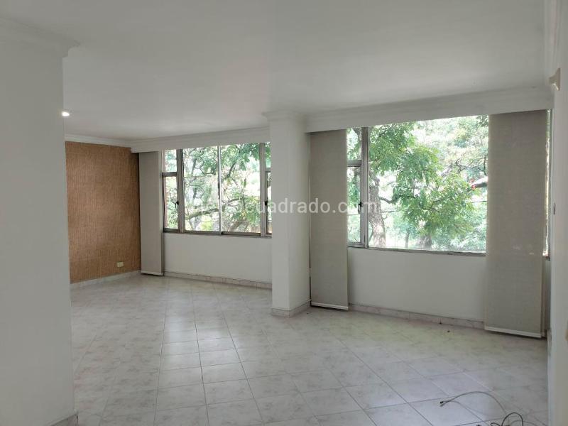 Apartamento Amplio de 3 Alcobas en El Poblado, Zona Tranquila - 8