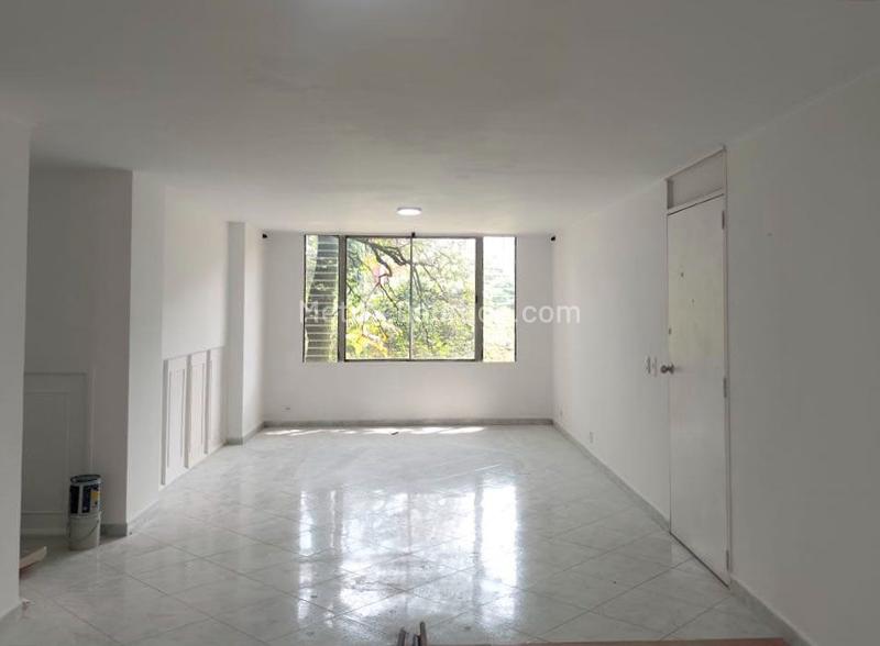 4BR Apartment in Tranquil Area of El Poblado