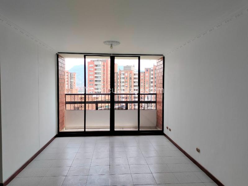 Spacious 3BR Apartment with Service Room in El Poblado