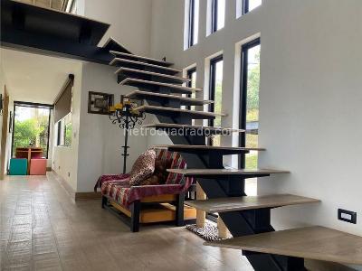 Casa de 3 alcobas en venta en Envigado, Envigado, 315 m² · foto 2 de 16