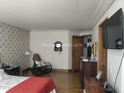 Apartamento de 4 alcobas en venta en El Poblado, Medellín, 236 m² · foto 12 de 19