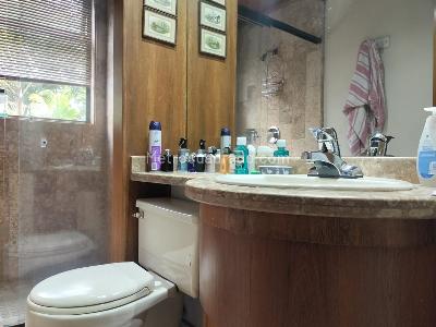 Apartamento de 4 alcobas en venta en El Poblado, Medellín, 236 m² · foto 18 de 19
