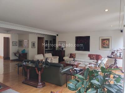 Apartamento de 4 alcobas en venta en El Poblado, Medellín, 236 m² · foto 3 de 19