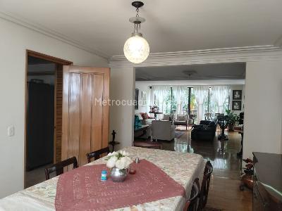 Apartamento de 4 alcobas en venta en El Poblado, Medellín, 236 m² · foto 5 de 19