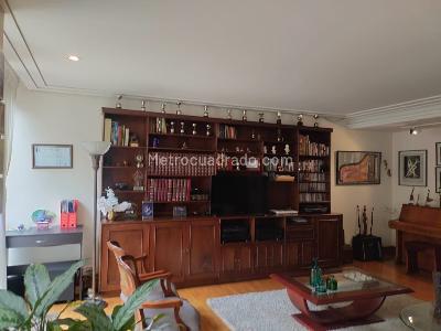 Apartamento de 4 alcobas en venta en El Poblado, Medellín, 236 m² · foto 9 de 19