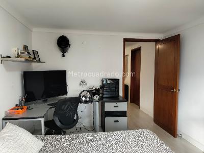 Apartamento de 3 alcobas en venta en Las Lomas, Medellín, 214 m² · foto 12 de 18