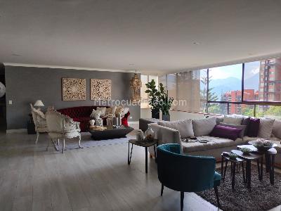 Apartamento de 3 alcobas en venta en Las Lomas, Medellín, 214 m² · foto 2 de 18