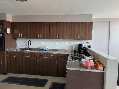 Apartamento de 3 alcobas en venta en Las Lomas, Medellín, 214 m² · foto 4 de 18