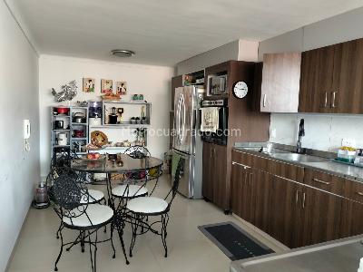 Apartamento de 3 alcobas en venta en Las Lomas, Medellín, 214 m² · foto 5 de 18