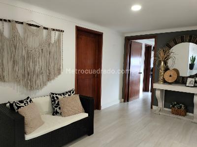 Apartamento de 3 alcobas en venta en Las Lomas, Medellín, 214 m² · foto 8 de 18